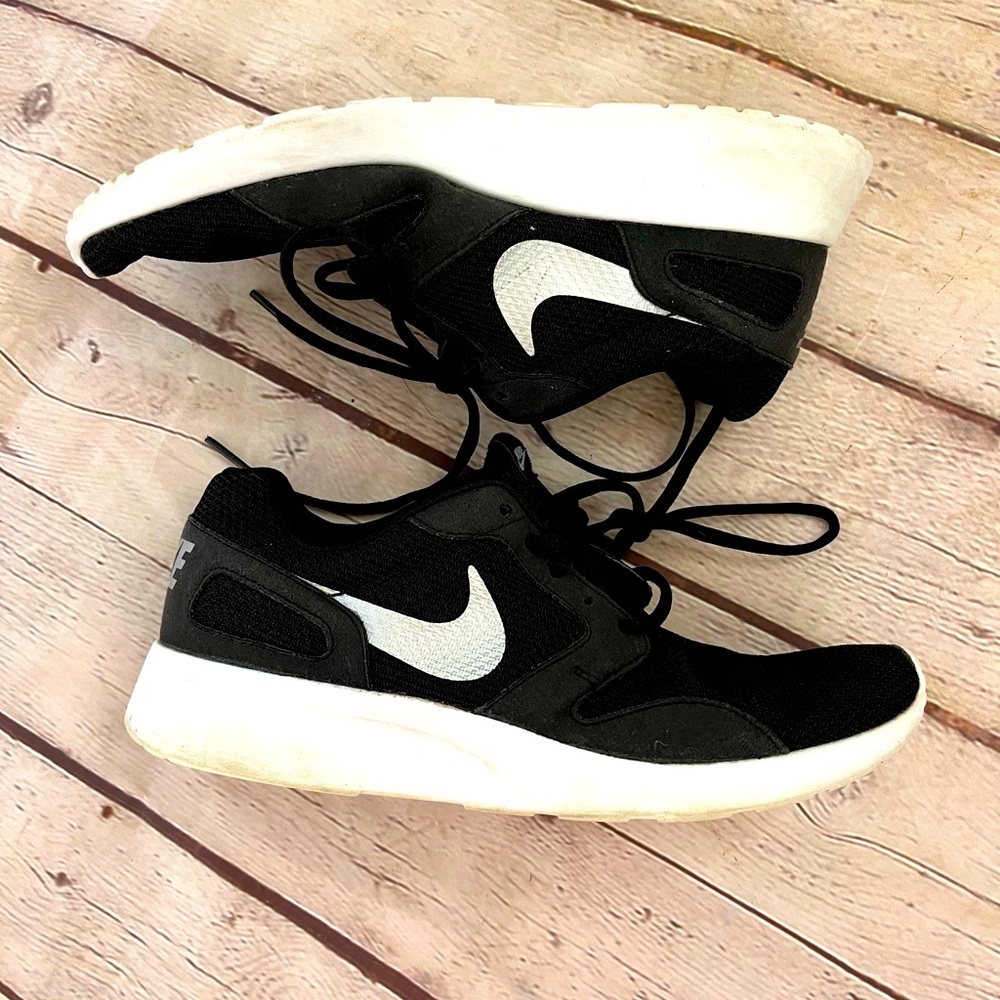 Nike men’s running sneaker